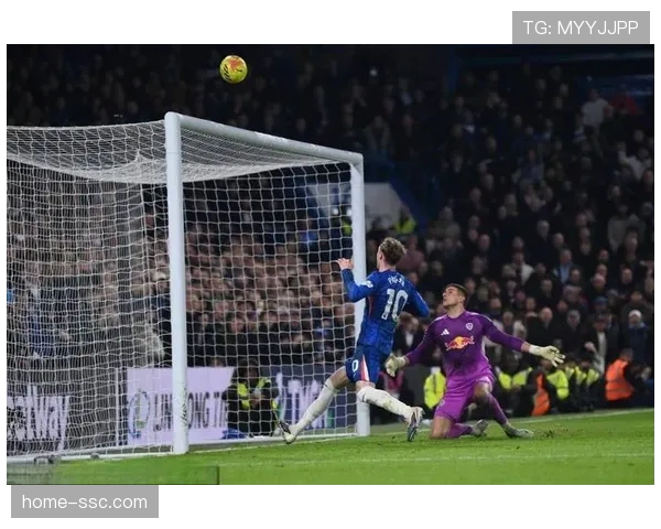 切尔西防线连续失误酿惨案 巴黎圣日耳曼高效反击两回合狂轰八球